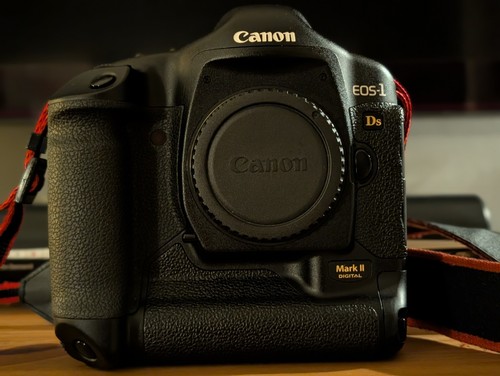 Canon eos 1ds - mark, 16.7mp